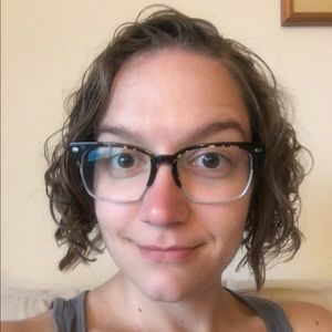 Meet your Posher, Lydie